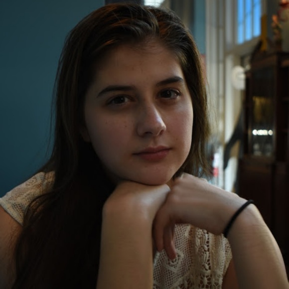 Meet your Posher, Emmy - Picture 2 of 5